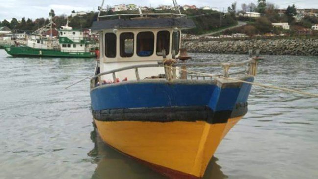 Armada busca embarcación desaparecida en Calbuco