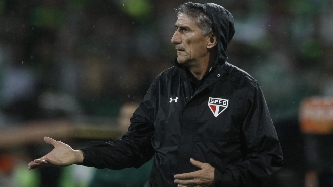 Edgardo Bauza viajará a Argentina para negociar con la selección