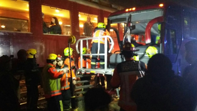 Un bus colisionó con el Tren del Recuerdo en la comuna de Estación Central