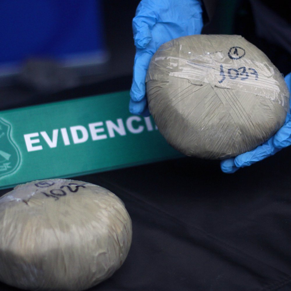 Banda de traficantes ocultaba cocaína en jabones, desodorantes y bombones