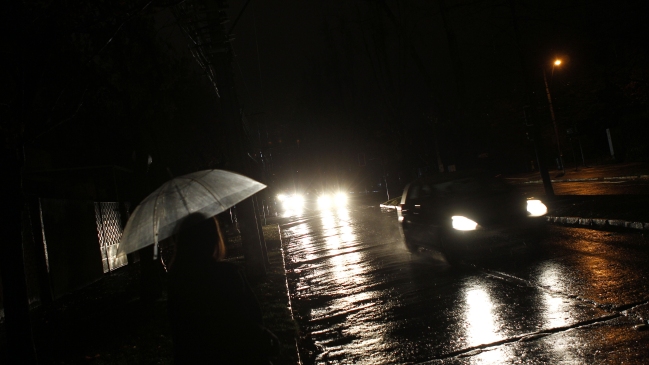 Cortes de suministro eléctrico afectan a varias zonas de Santiago