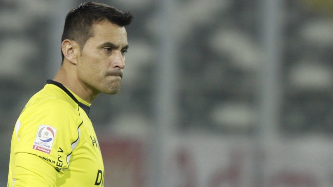 Justo Villar sufrió lesión muscular y estará más de una semana fuera de las canchas