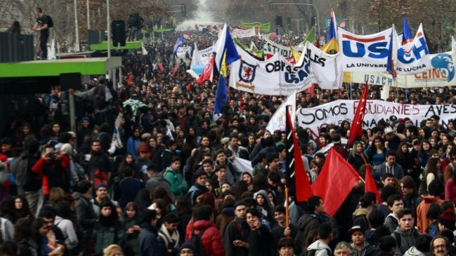 Estudio: Financiar gratuidad para alumnos con más recursos costará 700 mil millones al Estado