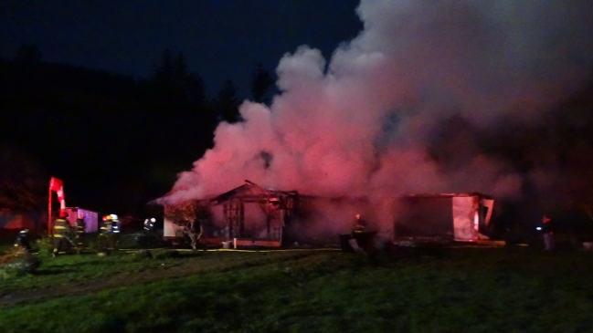 Desconocidos quemaron cabaña en Contulmo y dejaron panfletos en apoyo a Emilio Berkhoff