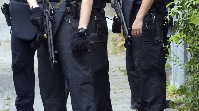 Maleta con aerosoles explotó cerca de centro de refugiados en Alemania