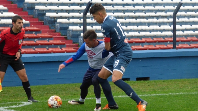 Bolívar superó a Nacional de Montevideo en su preparación para enfrentar a U. de Concepción