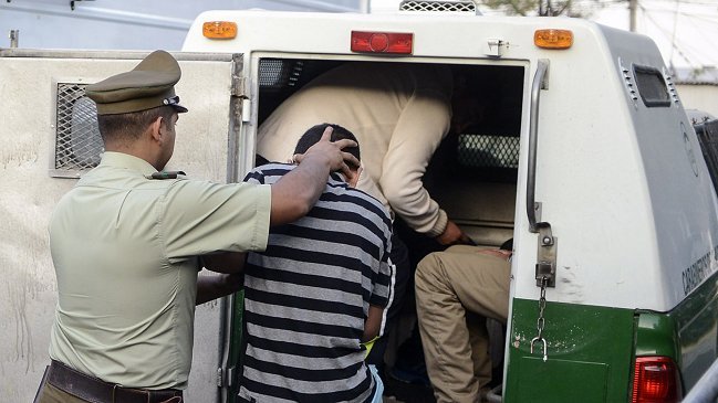 Carabineros detuvo a banda que robó camión con nueces y almendras