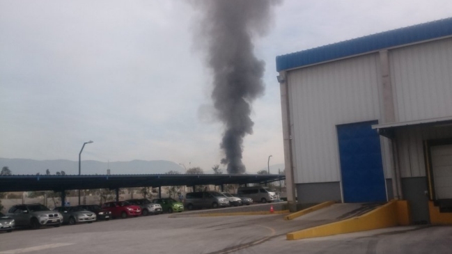 Explosión afectó a una empresa de tratamiento de residuos en Pudahuel
