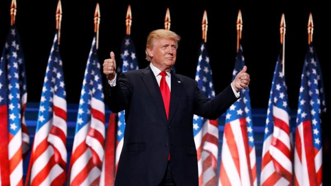 Trump criticó que Clinton no hablase de 