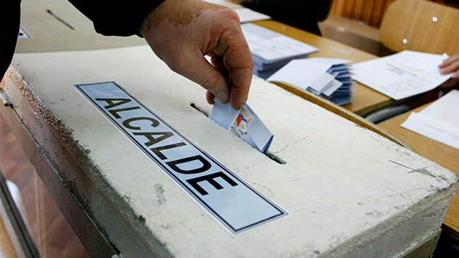 Timonel RN: Gobierno permanentemente está buscando cómo intervenir en elecciones