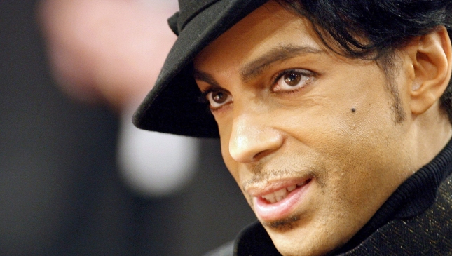 Juez estadounidense excluye a 29 supuestos familiares de Prince de la herencia