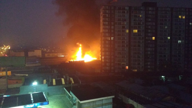 Incendió destruyó completamente una fábrica de sillas en Independencia