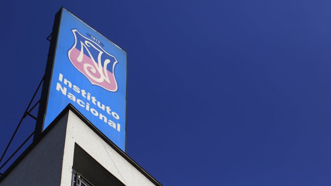 Alcaldesa de Santiago valoró fin de la toma en Instituto Nacional