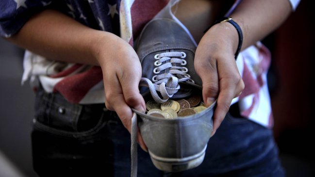 Estudio demostró que chilenos poseen bajos niveles de alfabetización financiera