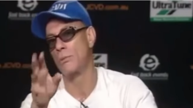 Jean-Claude Van Damme se molesta y abandona entre insultos entrevista televisiva