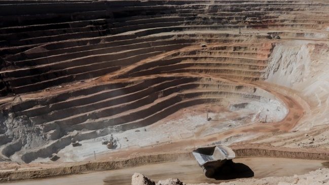 Economistas recortan proyección de crecimiento por baja en la minería