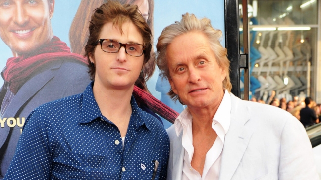 Hijo de Michael Douglas sale de prisión y planea publicar sus memorias