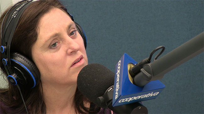 Claudia Celedón: Mi padre era de una generación en que la política era con humor