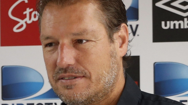 Buljubasich: Faltan detalles y somos optimistas en que cerraremos la permanencia de Castillo