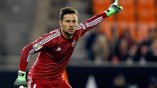 Barcelona ya tiene eventual reemplazante para eventual partida de Bravo o Ter Stegen