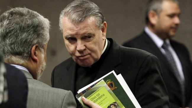 Corte revisa si sacerdote John O'Reilly es expulsado del país