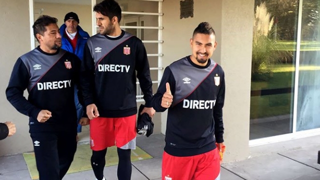 Jeisson Vargas anotó su primer gol en Estudiantes en un duelo amistoso