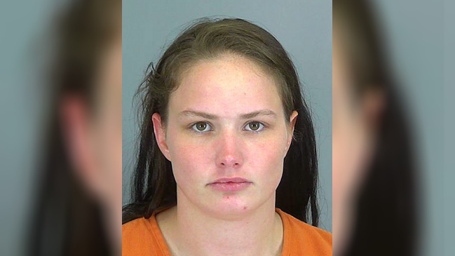 Mujer mató a su bebé alimentándola con cucharadas de sal