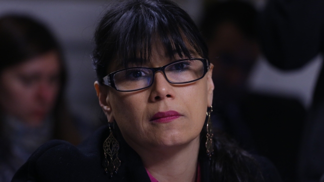 Ministras y subsecretarias condenan portada de The Clinic que se ríe de Javiera Blanco