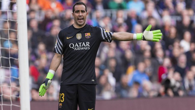 Claudio Bravo retornó en dura caída de FC Barcelona ante Liverpool en Inglaterra