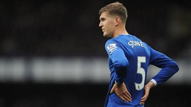Manchester City anunció el fichaje del defensa inglés John Stones