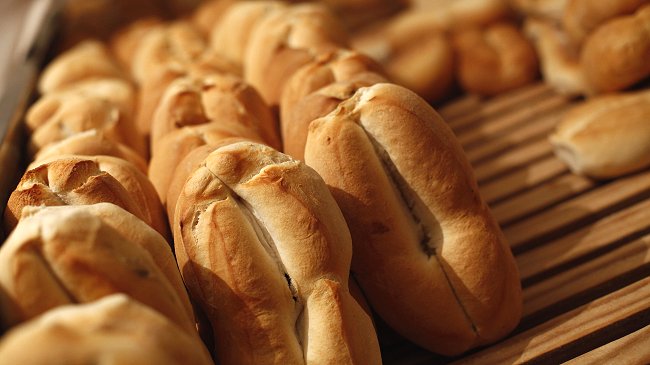 ¿La marraqueta en riesgo? La advertencia de los panaderos por metas del Minsal