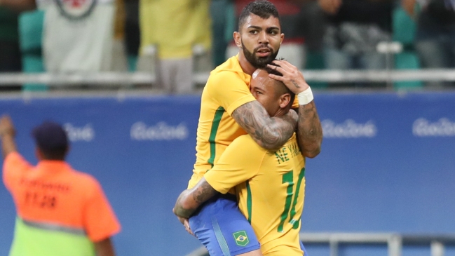 Brasil goleó a Dinamarca y chocará con Colombia en cuartos de final