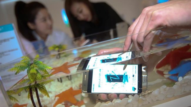 Samsung presentó el Note 7: será totalmente resistente al agua y tendrá escáner de iris