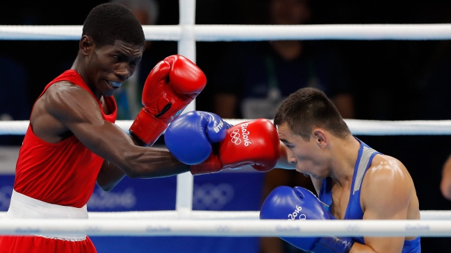 Uzbeko Dusmatov dio una clase de boxeo y se colgó el oro en la categoría minimosca