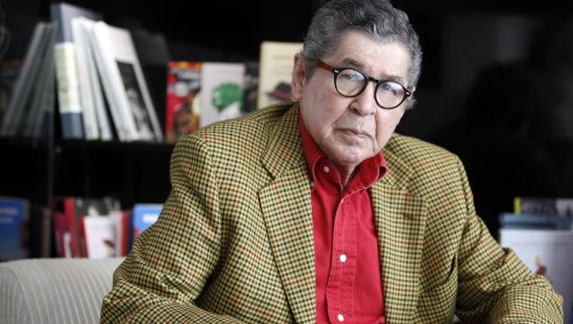 Un nuevo libro reúne los aforismos de la obra del peruano Alfredo Bryce