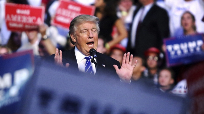 Trump propuso test ideológico para que inmigrantes puedan entrar a EEUU