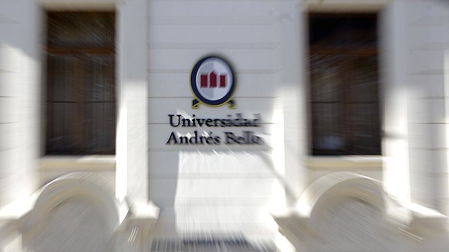 Estudiantes UNAB: Nos extraña que la ministra se sorprenda por el lucro