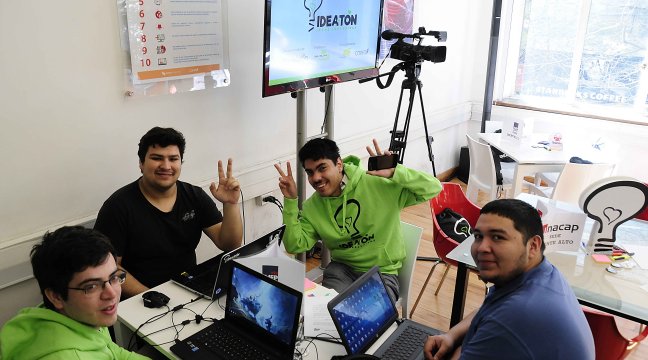 Cientos de jóvenes participan en 