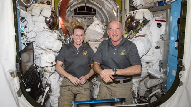 Instalan estacionamiento para viajes comerciales en la EEI