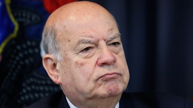 Insulza no se baja de la carrera presidencial: 