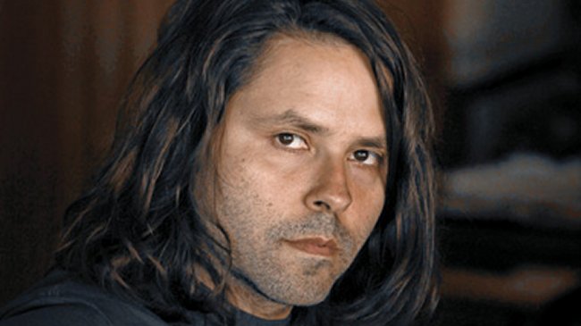 Alberto Mayol: La ciudadanía está empujando a las élites al suicidio