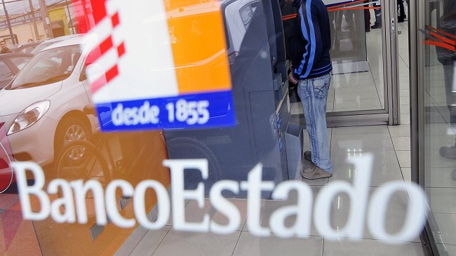 Ocho delincuentes asaltaron a mano armada una sucursal bancaria en Paillaco