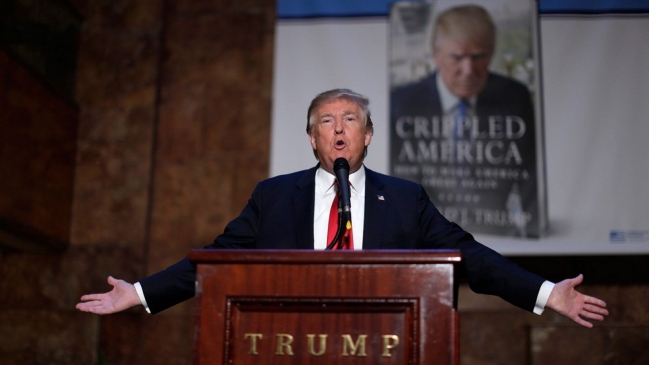 Trump usó fondos de su campaña para comprar 3.500 copias de su último libro