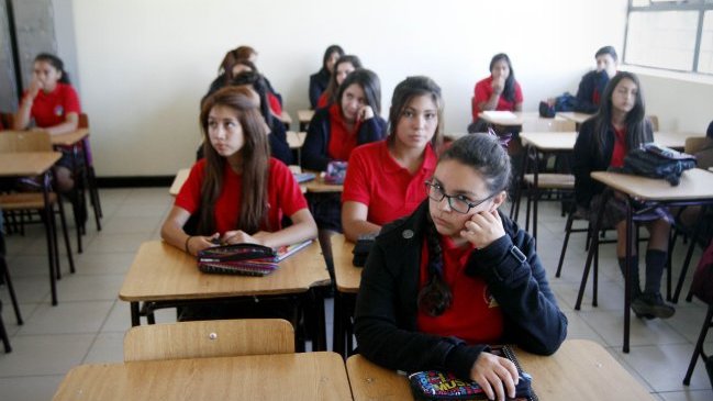 Mineduc: Apuntamos a que los contenidos de Filosofía sean obligatorios para todos