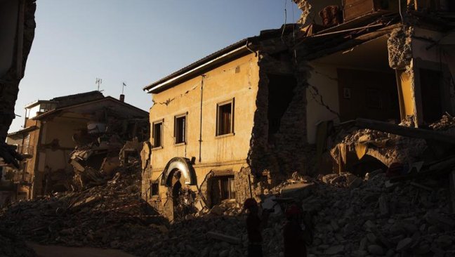 El papa visitará las zonas afectadas por el devastador terremoto en Italia