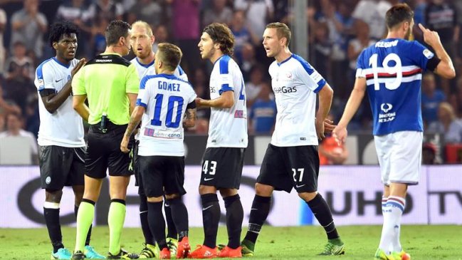 Carlos Carmona fue expulsado en caída de Atalanta ante Sampdoria