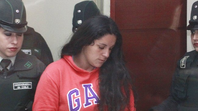 Mujer acusada de matar a niño de cuatro años culpó del crimen a su hijo de 11