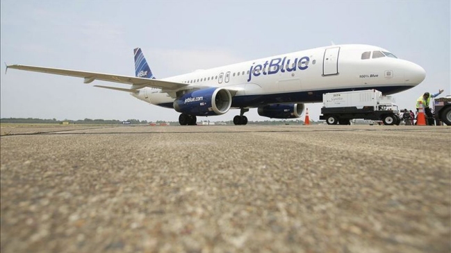 EE.UU. y Cuba restablecerán este miércoles vuelos regulares tras más de 50 años