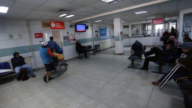 Encuesta: Fonasa saca mejor nota que las isapres, pero ambos sistemas reprueban