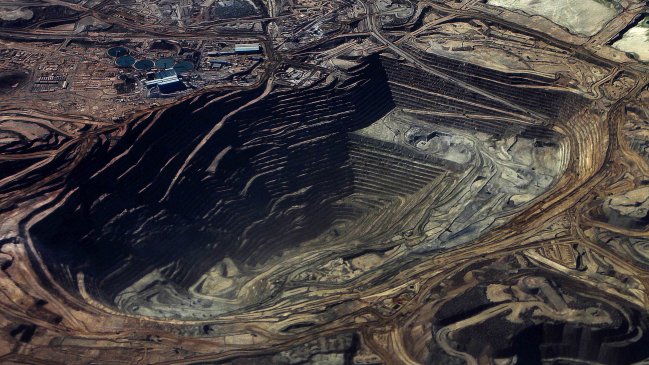 Dirigente CUT emplazó a Gobierno y mineras: 